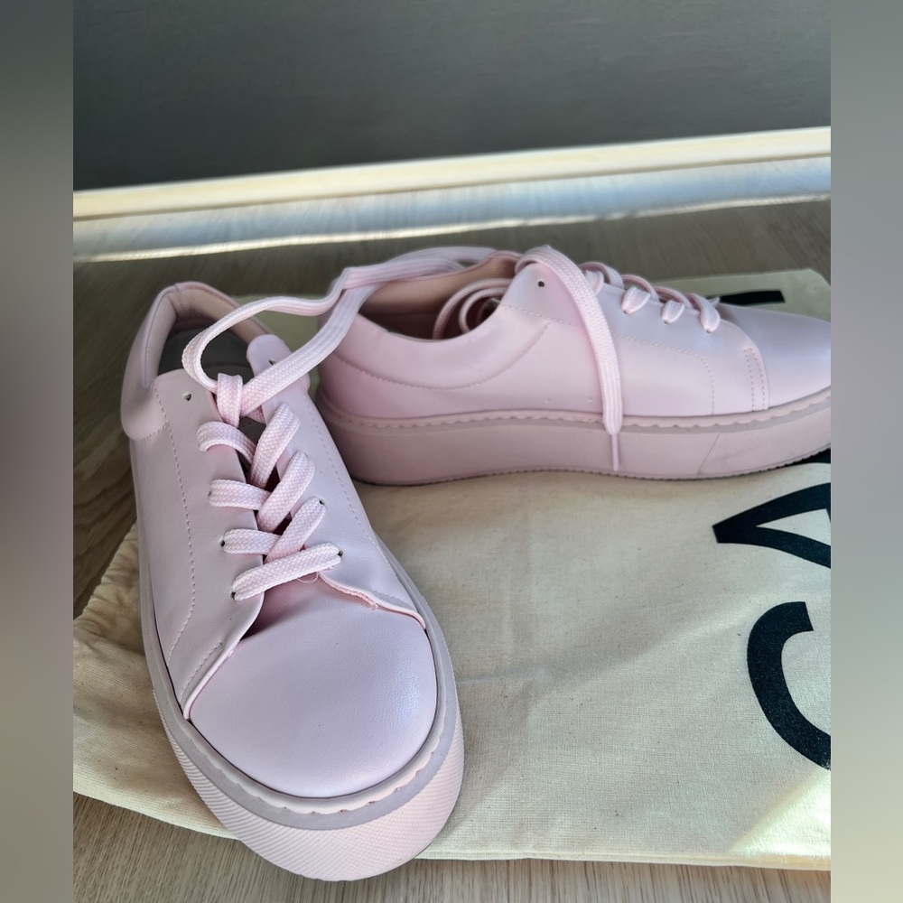Ganni sporty sneaker.